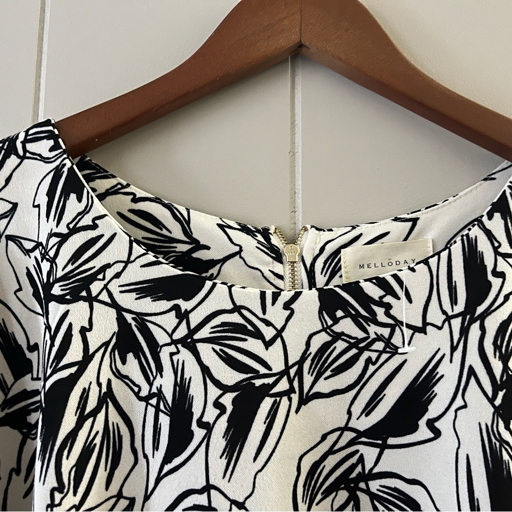 MELLODAY Monochrome Leaf Pattern Blouse - Picture 3 of 8